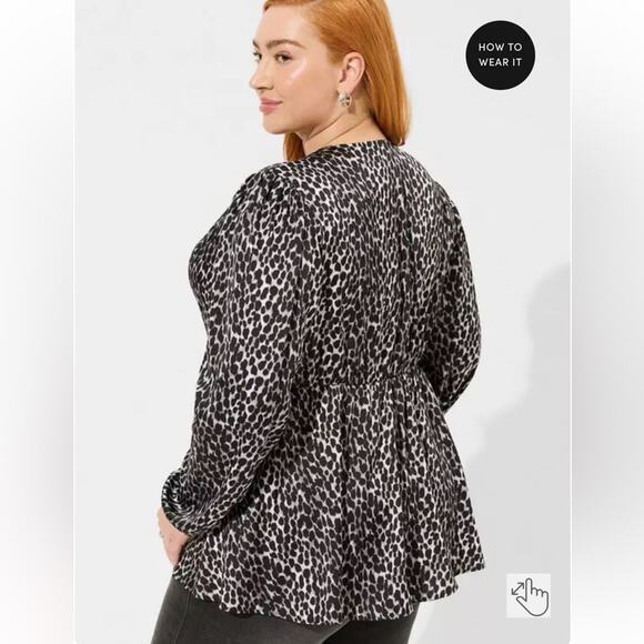 New Torrid Peplum Satin Animal Print Button Front Long Sleeve‎ Top Size 3X - Picture 2 of 7